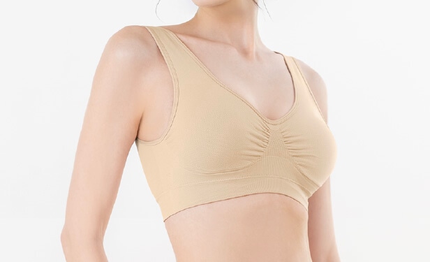 �u���C�g�x�[�W���v�̃W�j�G�u���𒅂Ă���摜�B